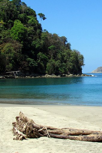 Crystal clear waters of a secluded beach near Villas Azul Ballena